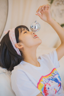 施主就让贫僧进去吧